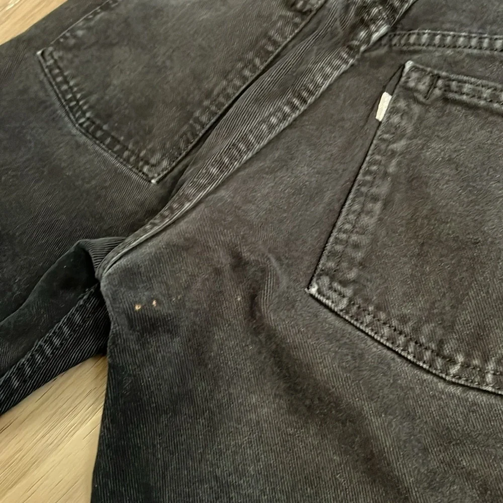 90’s VINTAGE SILVERTAB LEVIS  LOOSE FIT BLACK JEANS MADE IN USA WOMENS 28